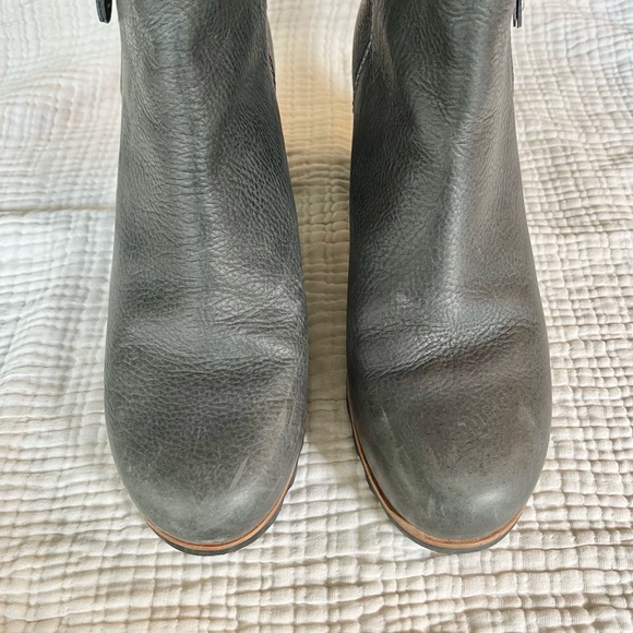 SOREL | Gray Danica Zip Waterproof Leather Heeled Ankle Boot Booties - Picture 3 of 10